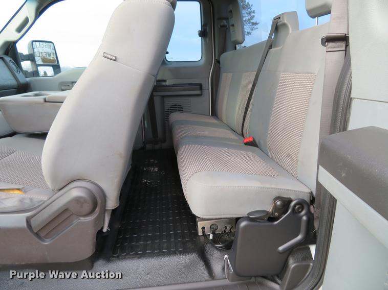 image for item DG3827 2011 Ford F250 Super Duty XL pickup truck