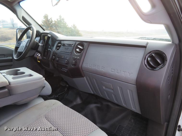 image for item DG3827 2011 Ford F250 Super Duty XL pickup truck