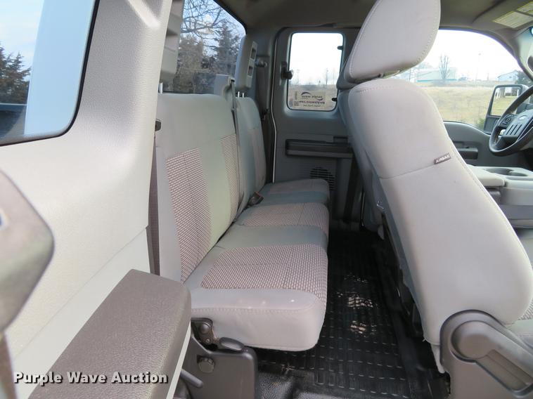 image for item DG3827 2011 Ford F250 Super Duty XL pickup truck