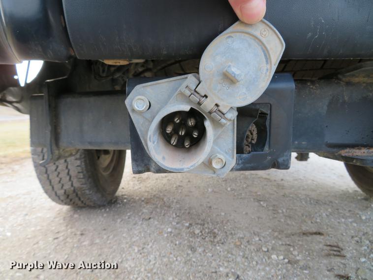 image for item DG3827 2011 Ford F250 Super Duty XL pickup truck