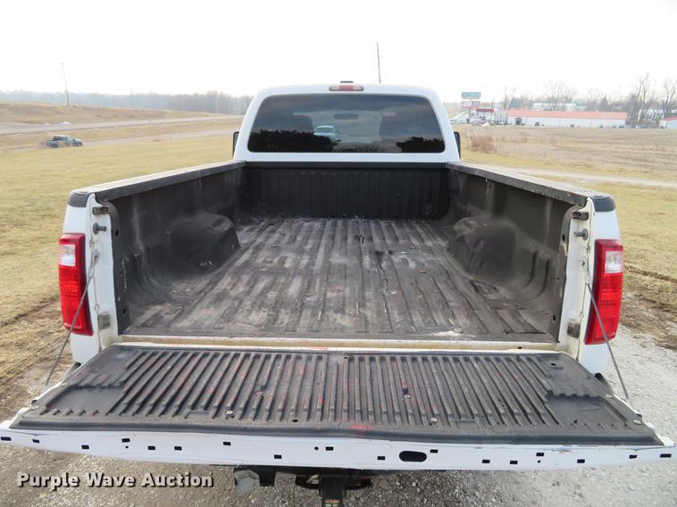 image for item DG3827 2011 Ford F250 Super Duty XL pickup truck