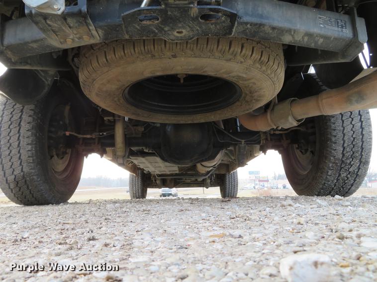 image for item DG3827 2011 Ford F250 Super Duty XL pickup truck