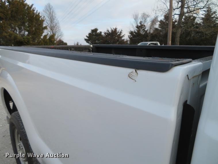image for item DG3827 2011 Ford F250 Super Duty XL pickup truck