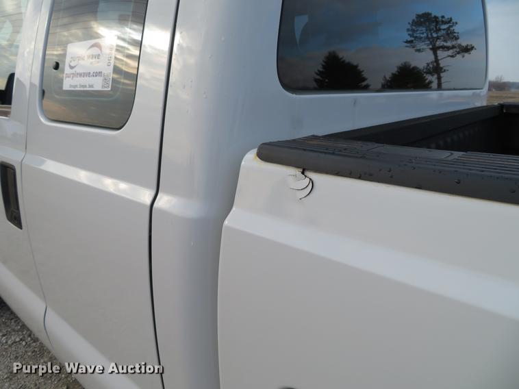 image for item DG3827 2011 Ford F250 Super Duty XL pickup truck
