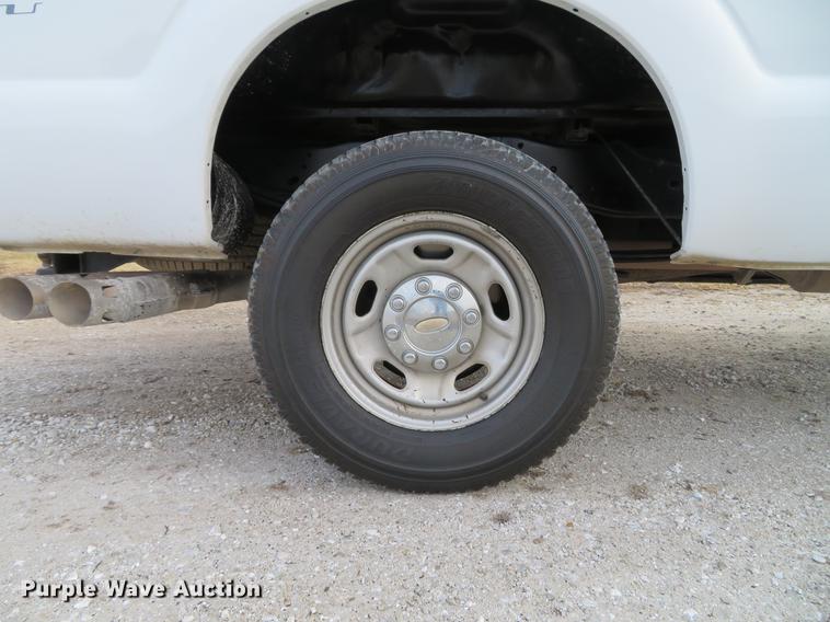 image for item DG3827 2011 Ford F250 Super Duty XL pickup truck