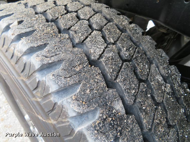 image for item DG3827 2011 Ford F250 Super Duty XL pickup truck