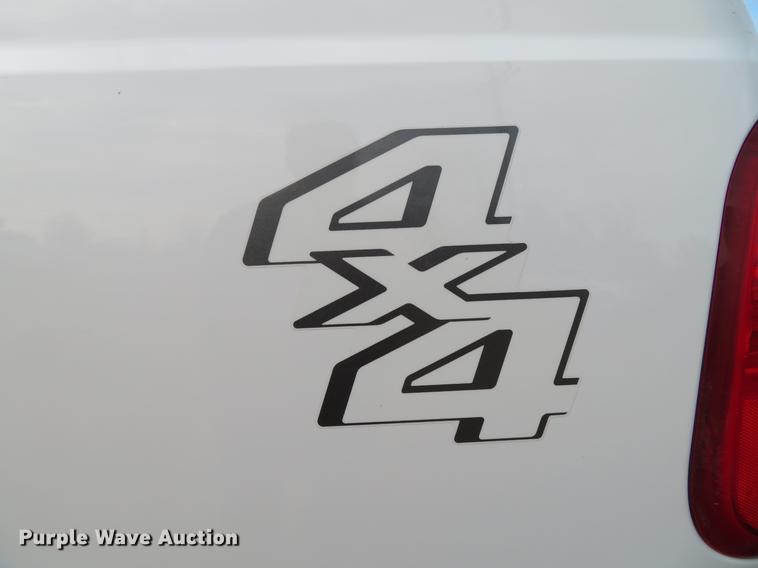 image for item DG3827 2011 Ford F250 Super Duty XL pickup truck