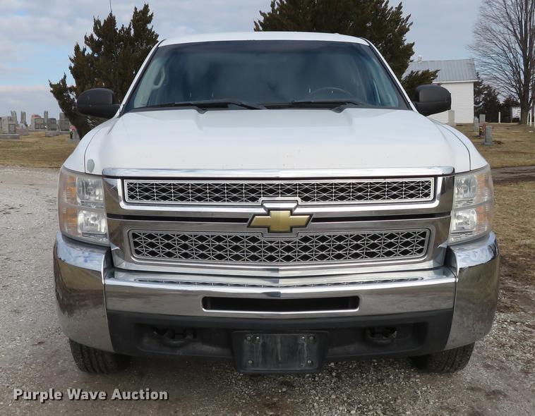image for item DG3828 2010 Chevrolet Silverado 2500HD Crew Cab pickup truck