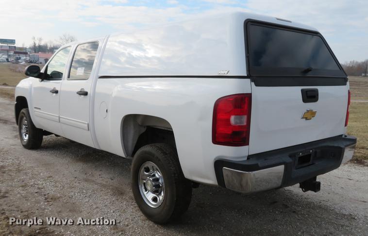 image for item DG3828 2010 Chevrolet Silverado 2500HD Crew Cab pickup truck