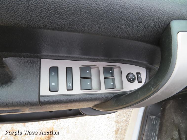 image for item DG3828 2010 Chevrolet Silverado 2500HD Crew Cab pickup truck