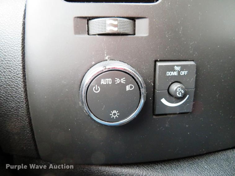 image for item DG3828 2010 Chevrolet Silverado 2500HD Crew Cab pickup truck