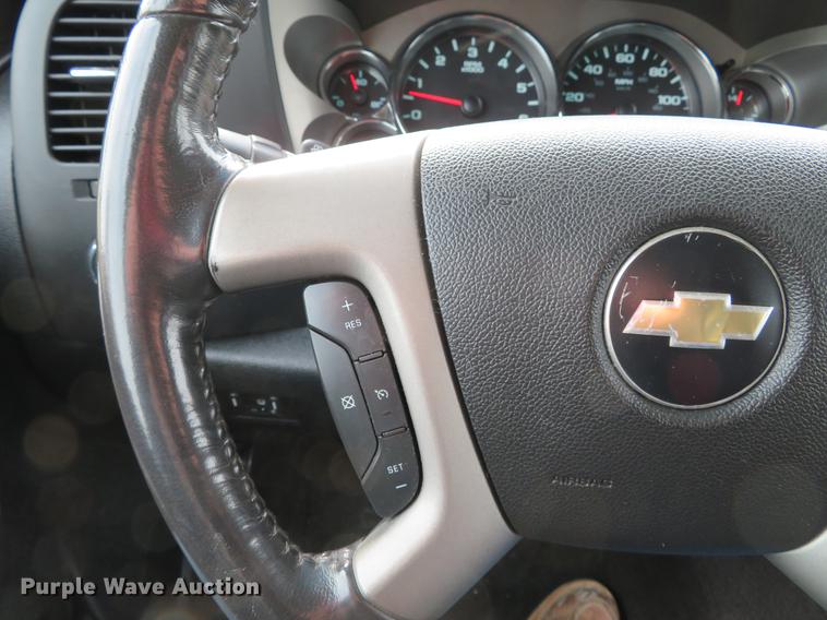 image for item DG3828 2010 Chevrolet Silverado 2500HD Crew Cab pickup truck