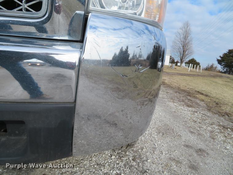 image for item DG3828 2010 Chevrolet Silverado 2500HD Crew Cab pickup truck