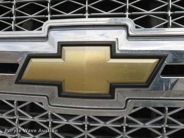 image for item DG3828 2010 Chevrolet Silverado 2500HD Crew Cab pickup truck