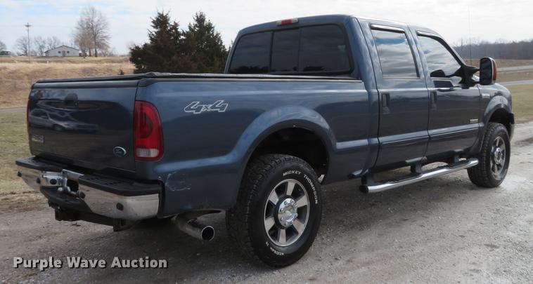 image for item DG3830 2006 Ford F250 Super Duty XLT Crew Cab pickup truck