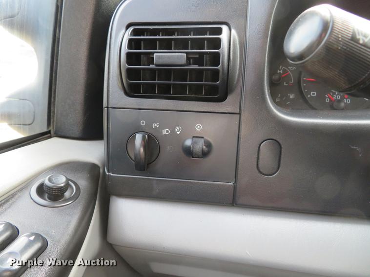 image for item DG3830 2006 Ford F250 Super Duty XLT Crew Cab pickup truck