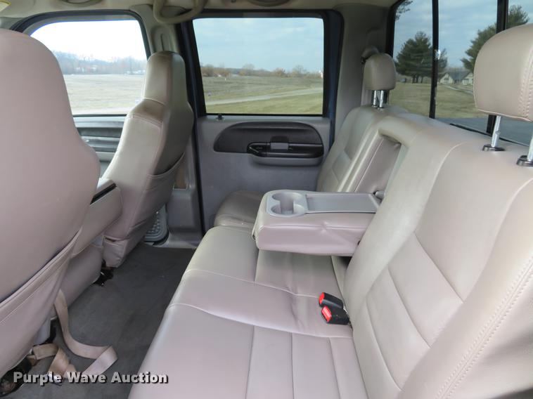 image for item DG3830 2006 Ford F250 Super Duty XLT Crew Cab pickup truck