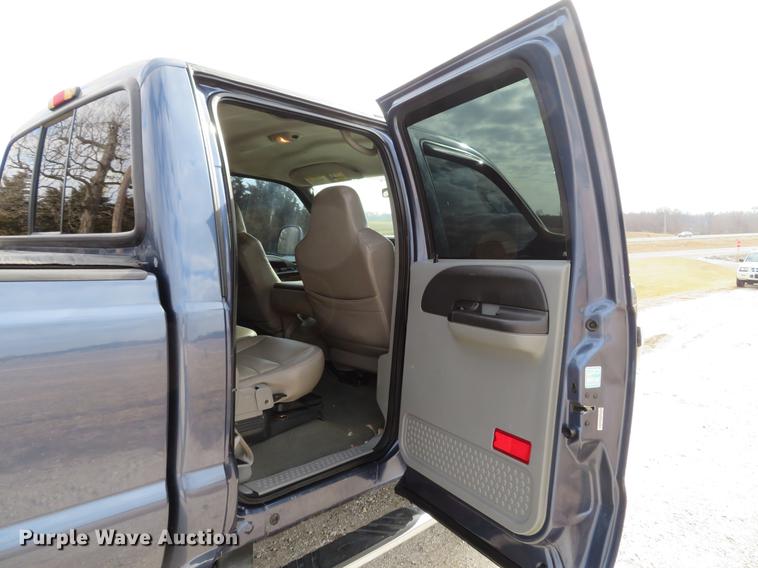 image for item DG3830 2006 Ford F250 Super Duty XLT Crew Cab pickup truck