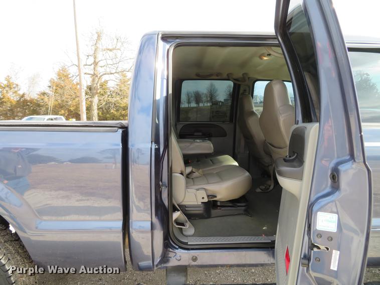 image for item DG3830 2006 Ford F250 Super Duty XLT Crew Cab pickup truck
