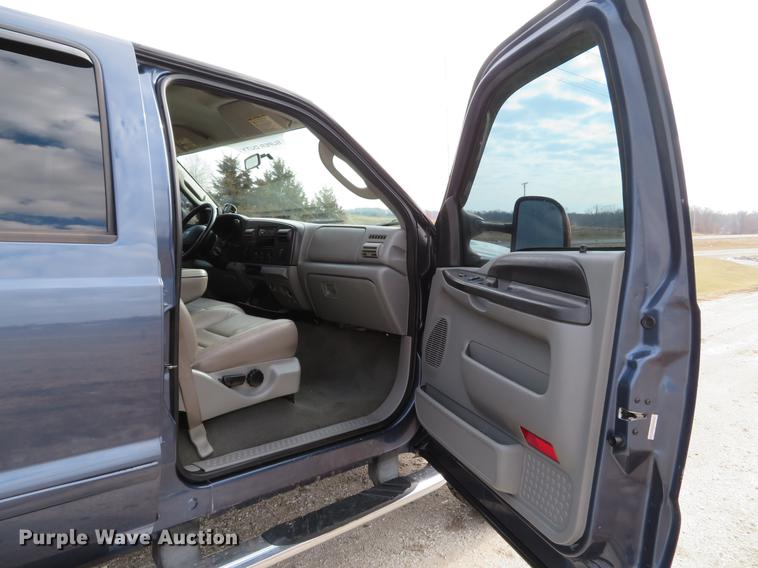 image for item DG3830 2006 Ford F250 Super Duty XLT Crew Cab pickup truck