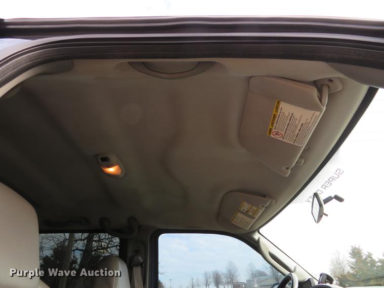 image for item DG3830 2006 Ford F250 Super Duty XLT Crew Cab pickup truck