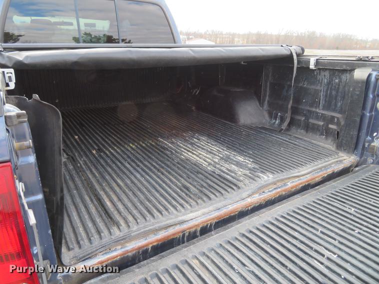 image for item DG3830 2006 Ford F250 Super Duty XLT Crew Cab pickup truck