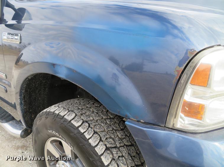 image for item DG3830 2006 Ford F250 Super Duty XLT Crew Cab pickup truck