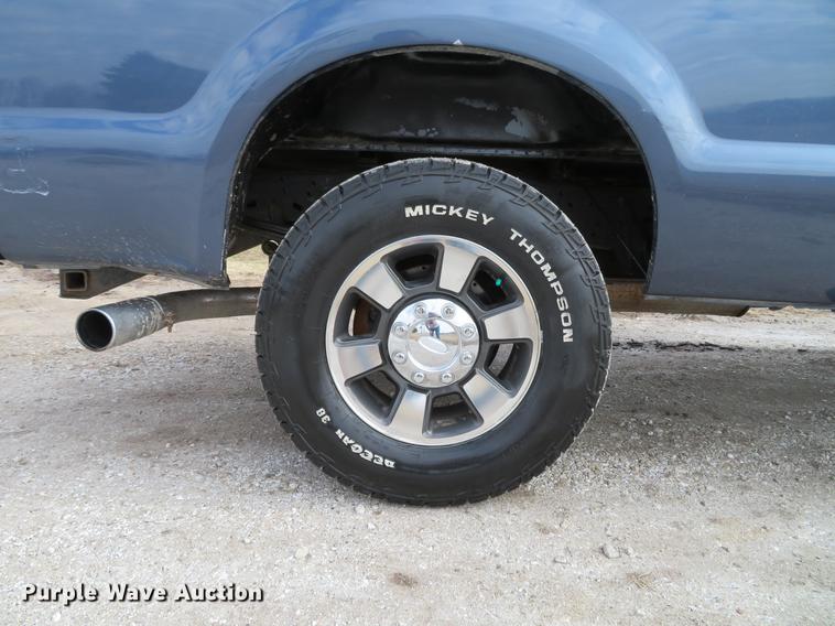 image for item DG3830 2006 Ford F250 Super Duty XLT Crew Cab pickup truck