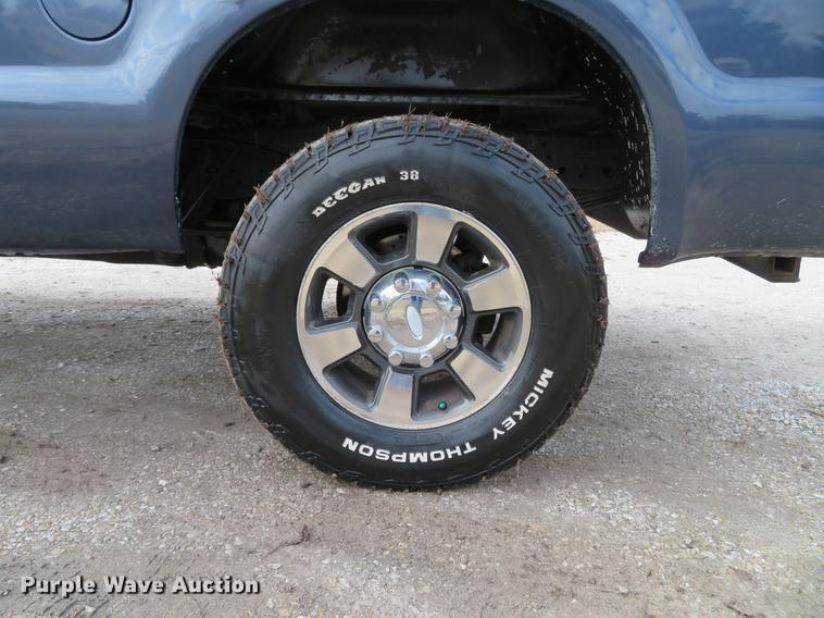 image for item DG3830 2006 Ford F250 Super Duty XLT Crew Cab pickup truck