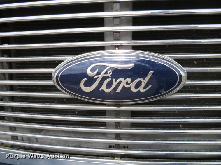 image for item DG3830 2006 Ford F250 Super Duty XLT Crew Cab pickup truck