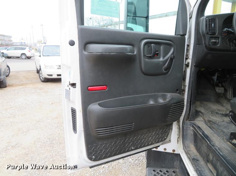 image for item DG3836 2007 GMC C5500 rollback truck