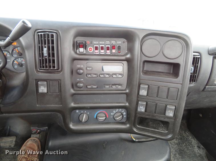 image for item DG3836 2007 GMC C5500 rollback truck