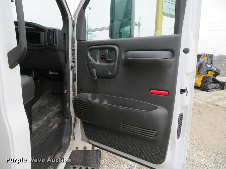 image for item DG3836 2007 GMC C5500 rollback truck