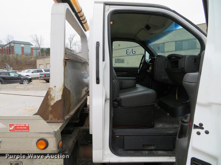 image for item DG3836 2007 GMC C5500 rollback truck