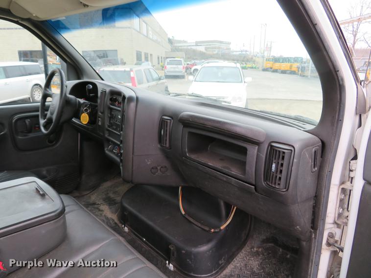 image for item DG3836 2007 GMC C5500 rollback truck