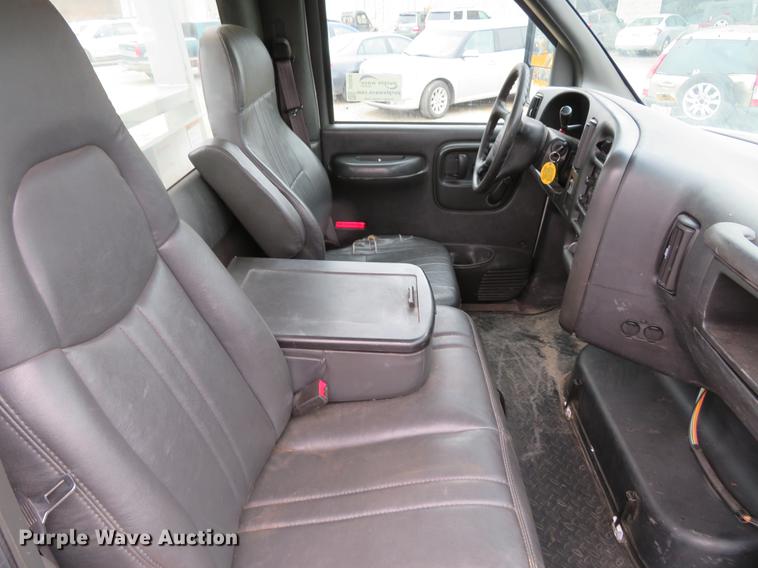 image for item DG3836 2007 GMC C5500 rollback truck