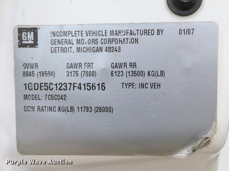 image for item DG3836 2007 GMC C5500 rollback truck