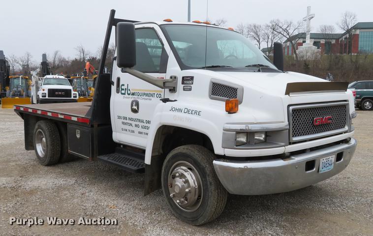 image for item DG3838 2005 GMC C5500 flatbed truck