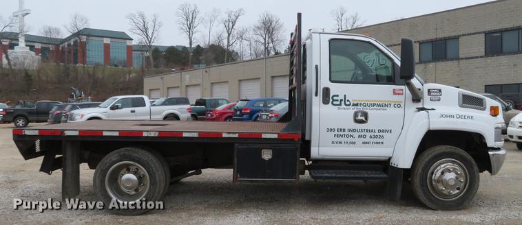 image for item DG3838 2005 GMC C5500 flatbed truck