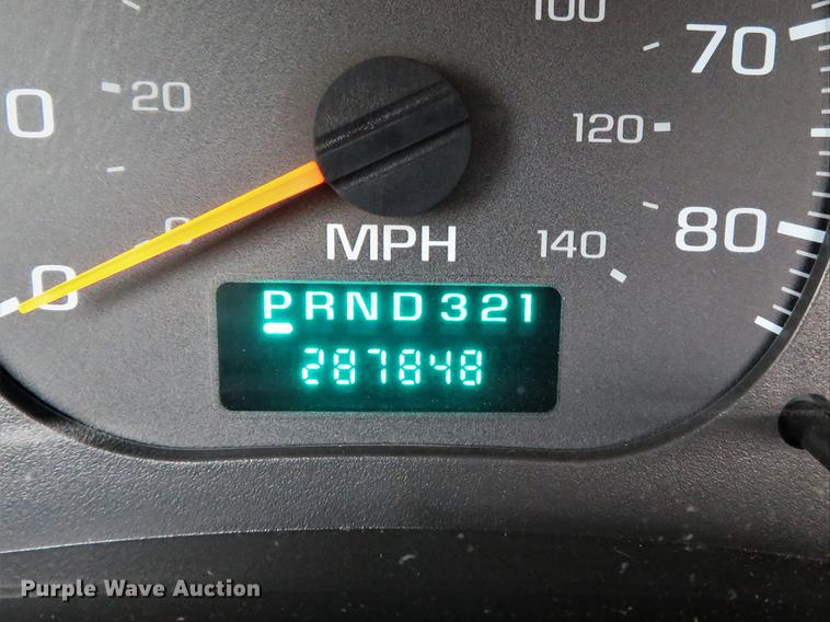 image for item DG3838 2005 GMC C5500 flatbed truck