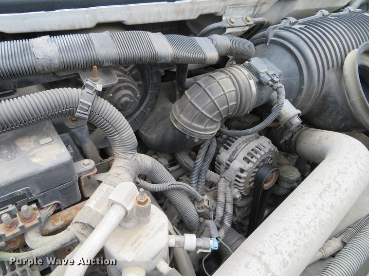 image for item DG3838 2005 GMC C5500 flatbed truck