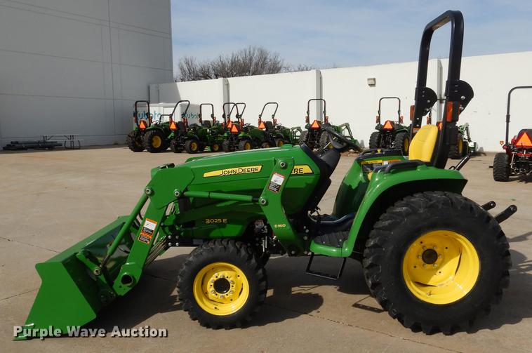 image for item DK9830 2017 John Deere 3025E MFWD tractor