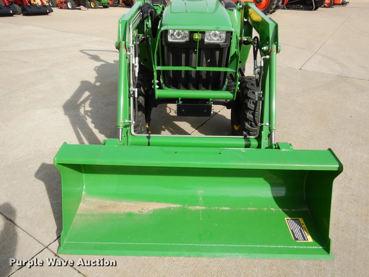 image for item DK9830 2017 John Deere 3025E MFWD tractor