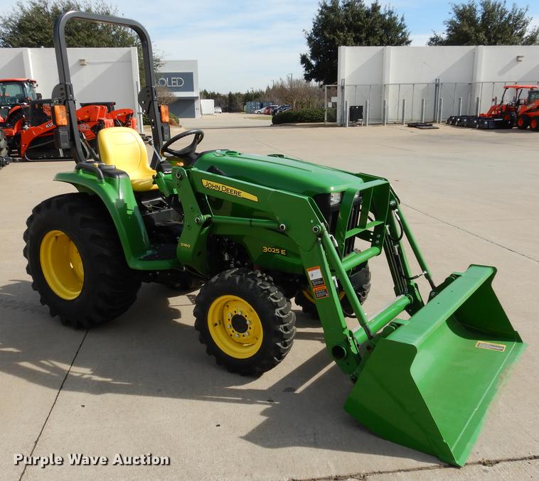 image for item DK9832 2017 John Deere 3025E MFWD tractor