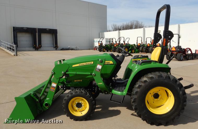 image for item DK9832 2017 John Deere 3025E MFWD tractor