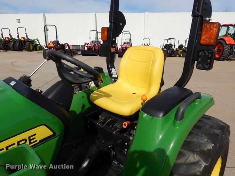 image for item DK9832 2017 John Deere 3025E MFWD tractor