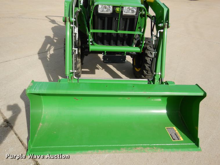 image for item DK9832 2017 John Deere 3025E MFWD tractor