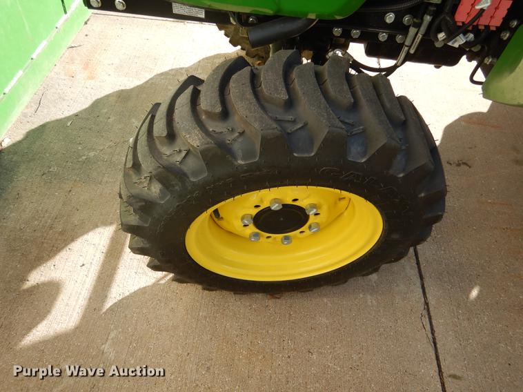 image for item DK9832 2017 John Deere 3025E MFWD tractor