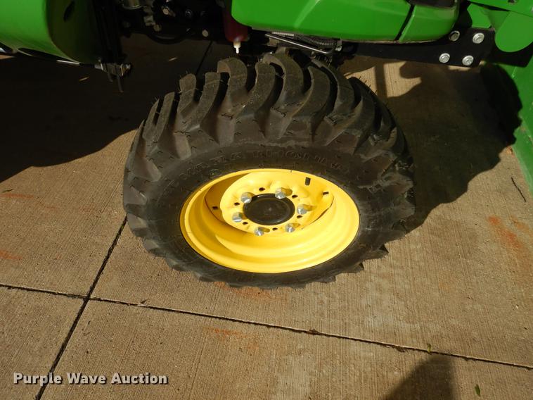 image for item DK9832 2017 John Deere 3025E MFWD tractor