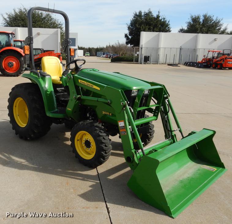 image for item DK9833 2017 John Deere 3025E MFWD tractor